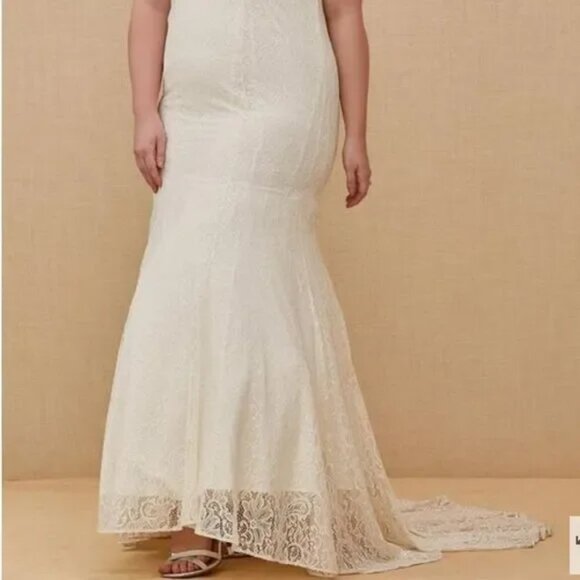 NWT Torrid Ivory Lace Beaded Sleeveless Mermaid Wedding Dress - Picture 3 of 13